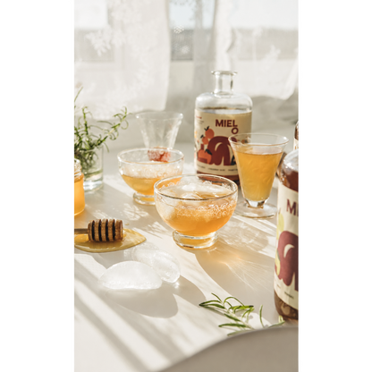 Mielo lifestyle photo with transparent side padding